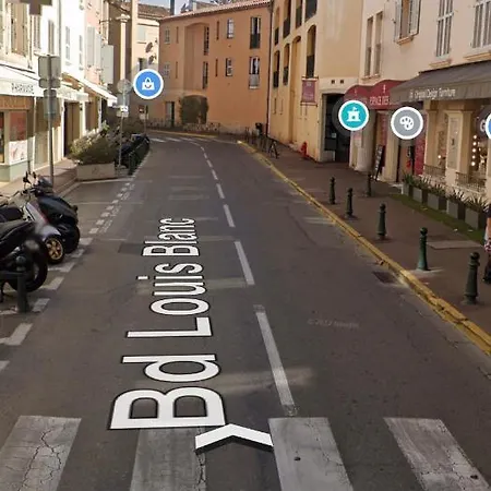 Appartement Place Des Lices Avec Parking Saint-Tropez