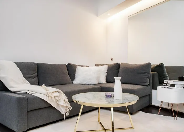 Place Des Lices Avec Parking Appartement *