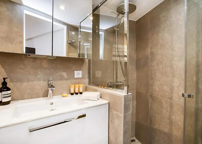 Appartement Place Des Lices Avec Parking