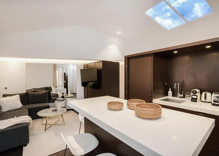 Place Des Lices Avec Parking *